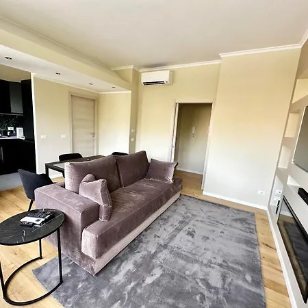 Bright בית הארחה